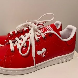Red Stan Smith size 7.5- never worn